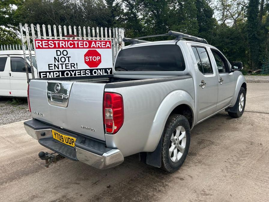 2009 Nissan Navara Navara Aventura Double Cab dCi Auto – YT09UDP