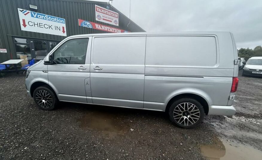 2017 Volkswagen Transporter Transporter T30 Highline TDI BlueMotion Technology – LT67NPE