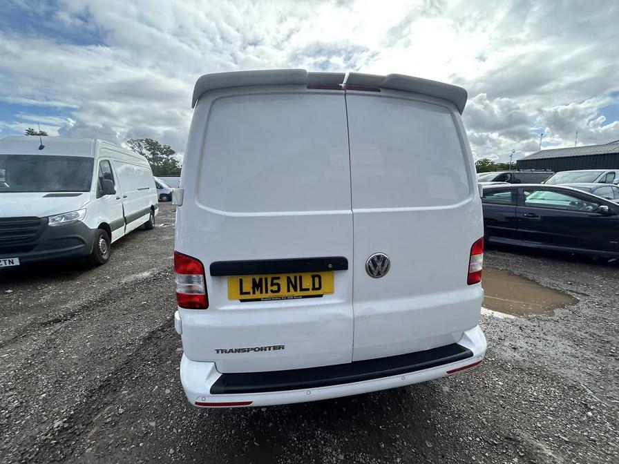 2015 Volkswagen Transporter Transporter T30 Highline 140 TDI SWB Auto – LM15NLD