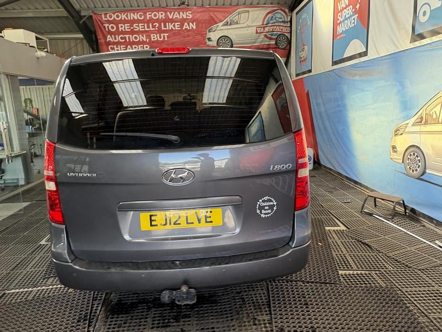 2012 Hyundai i800 i800 Style CRDi Auto – EJ12LVE