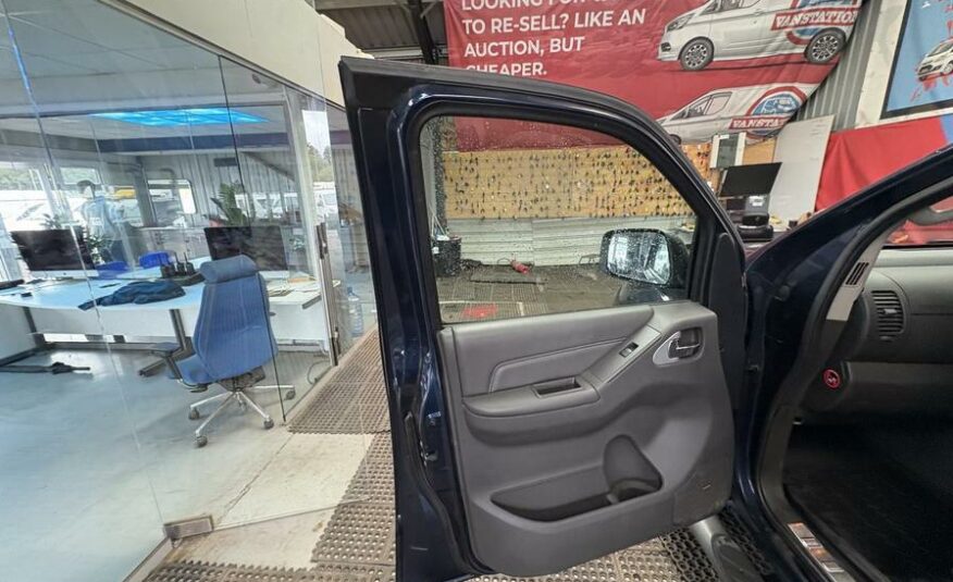 2014 Nissan Navara Navara Outlaw dCi Auto – DS64OYX