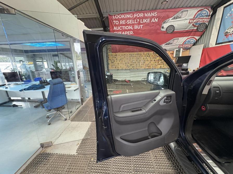2014 Nissan Navara Navara Outlaw dCi Auto – DS64OYX