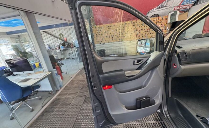 2012 Hyundai i800 i800 Style CRDi Auto – EJ12LVE