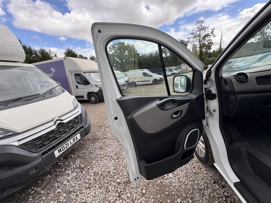 2017 Renault Trafic Trafic LL29 Sport Nav Energy dCi – FE67GYT