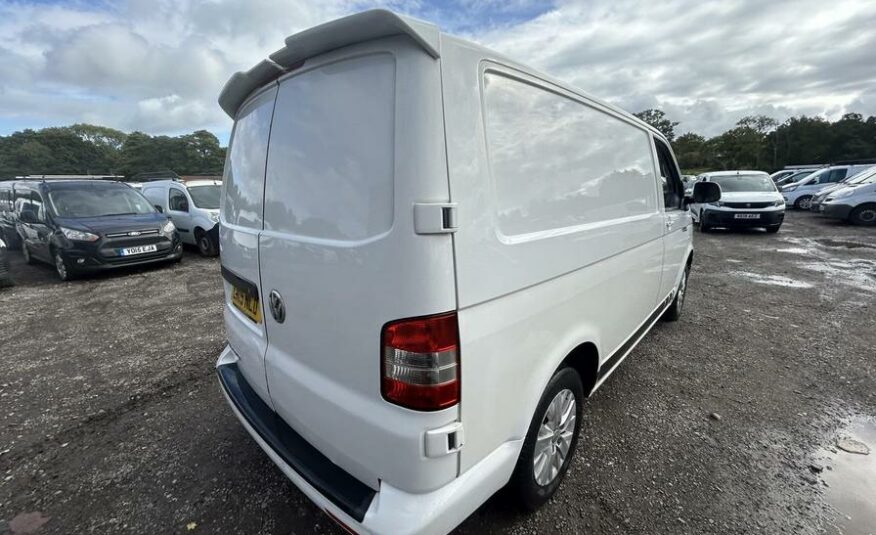 2015 Volkswagen Transporter Transporter T30 Highline 140 TDI SWB Auto – LM15NLD