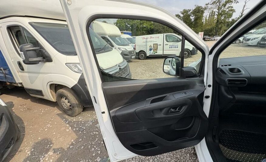 2021 Peugeot Partner Partner Professional L1 Blue HDi – NY21DLU