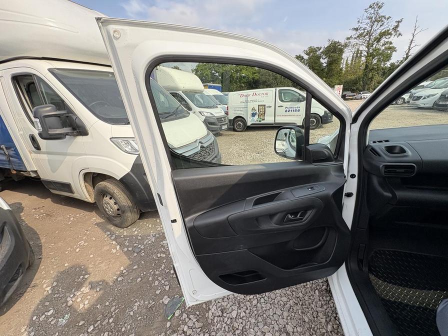 2021 Peugeot Partner Partner Professional L1 Blue HDi – NY21DLU