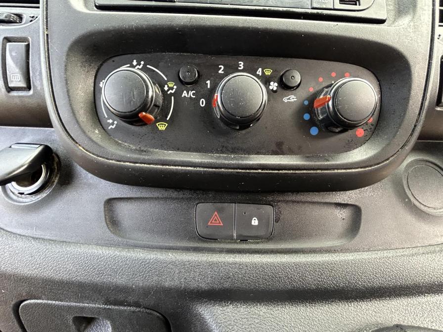 2015 Renault Trafic Trafic SL27 Business+ dCi – EA15BVT