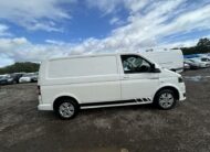 2015 Volkswagen Transporter Transporter T30 Highline 140 TDI SWB Auto – LM15NLD