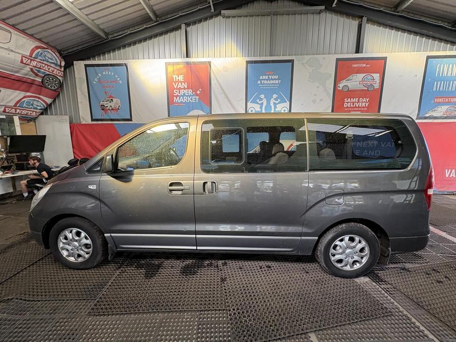 2012 Hyundai i800 i800 Style CRDi Auto – EJ12LVE