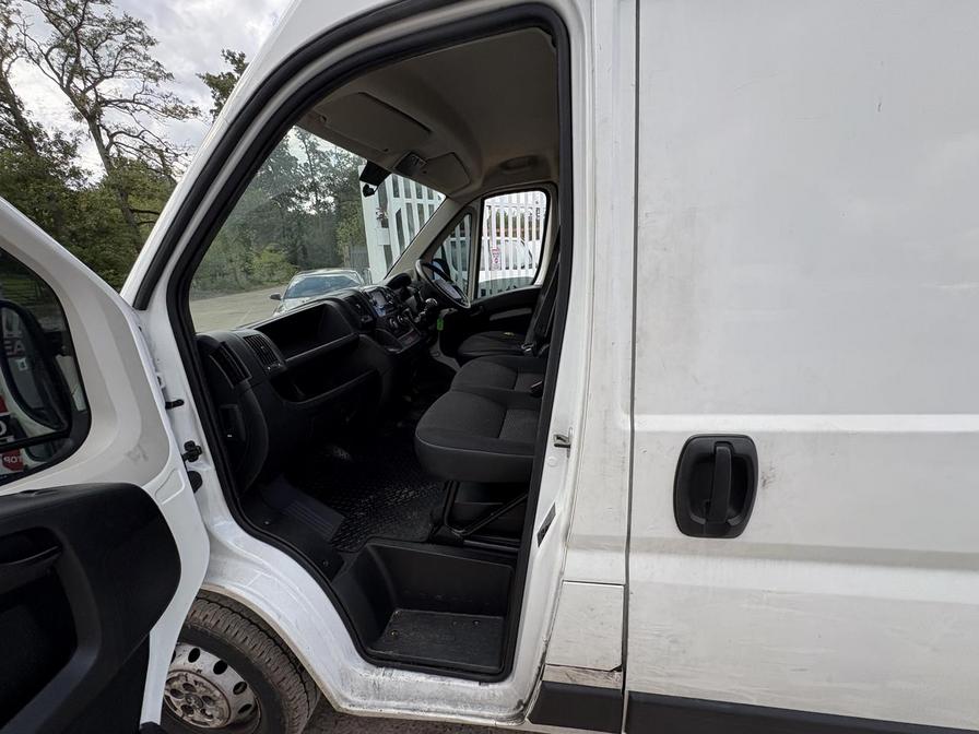 2020 Peugeot Boxer Boxer 335 Professional L2H2 Blue HDi – MT70RBY