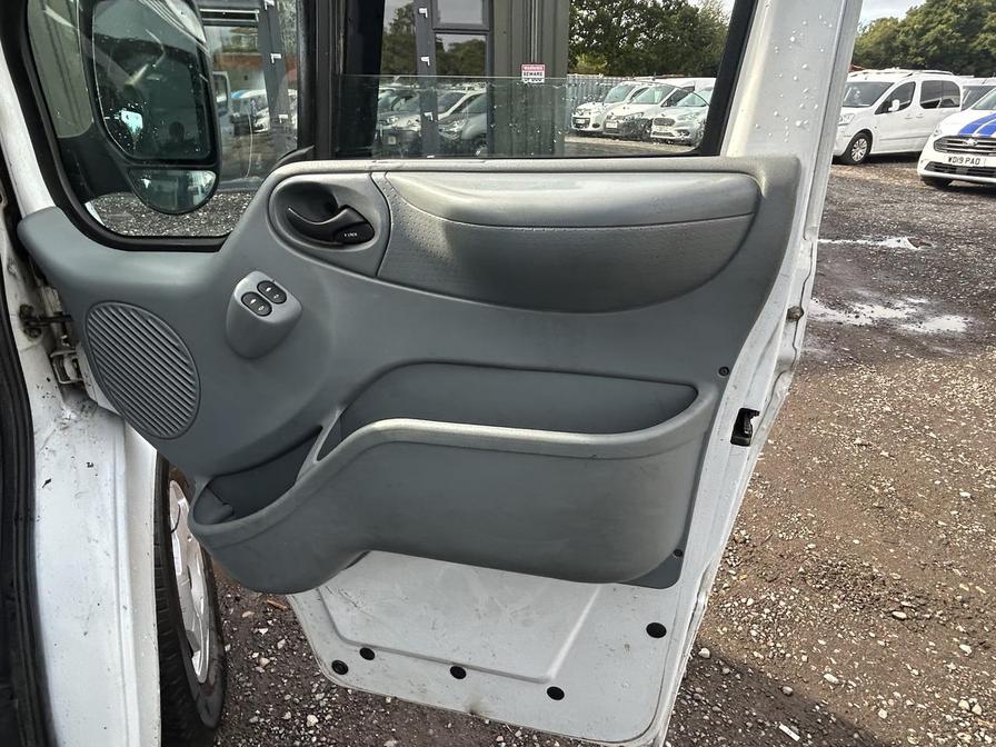 2007 Ford Transit Transit 100 15-Seat RWD – FY07WRT
