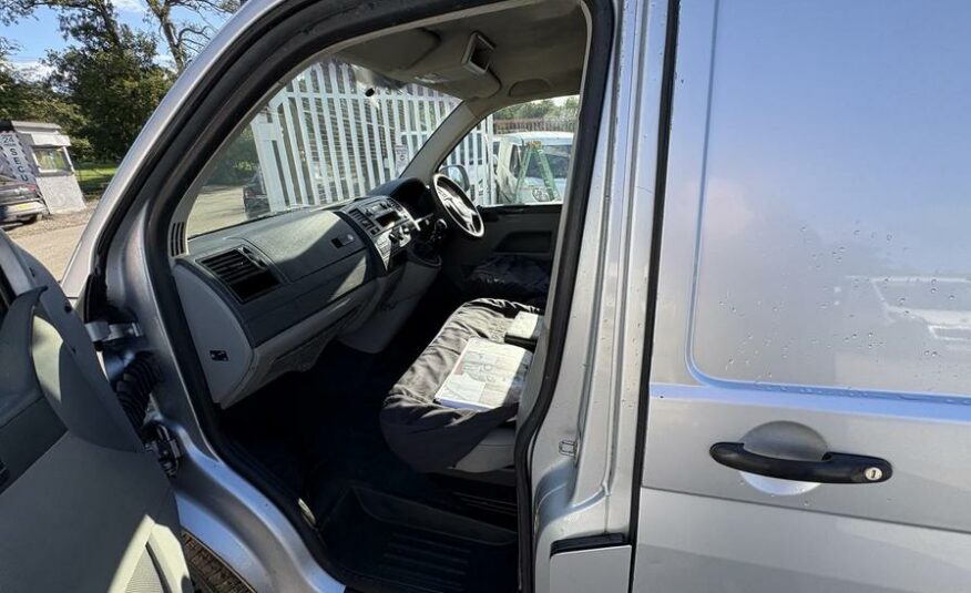 2011 Volkswagen Transporter Transporter T28 102 TDI SWB – AU61PBZ