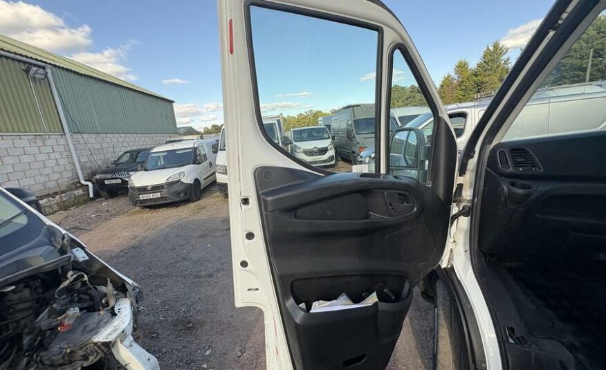2015 Iveco Daily Daily 35S13 MWB – GM15MFU