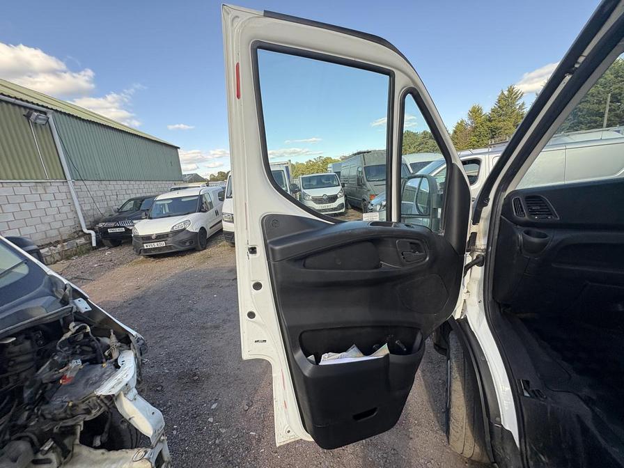 2015 Iveco Daily Daily 35S13 MWB – GM15MFU