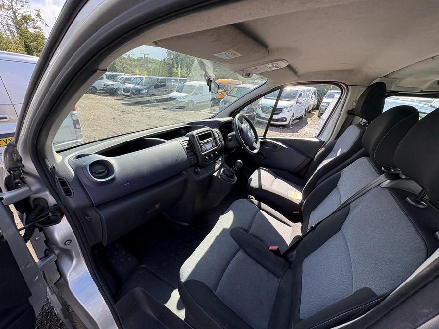 2016 Vauxhall Vivaro Combi Vivaro Combi CDTi S/S – DY66UXW