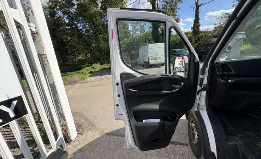 2015 Iveco Daily Daily 35S13 MWB – GD15PFJ