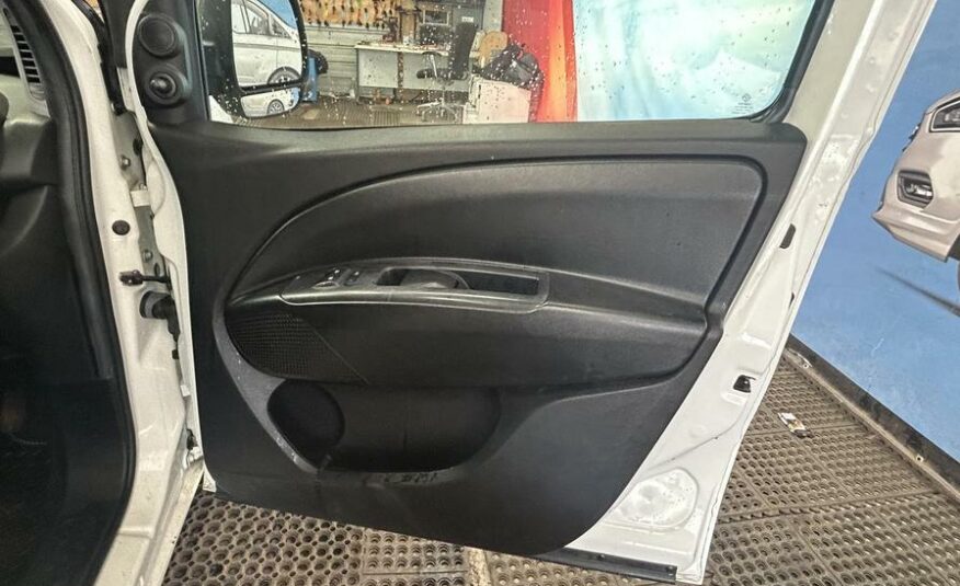 2017 Vauxhall Combo Combo 2000 CDTi – YP67PVO