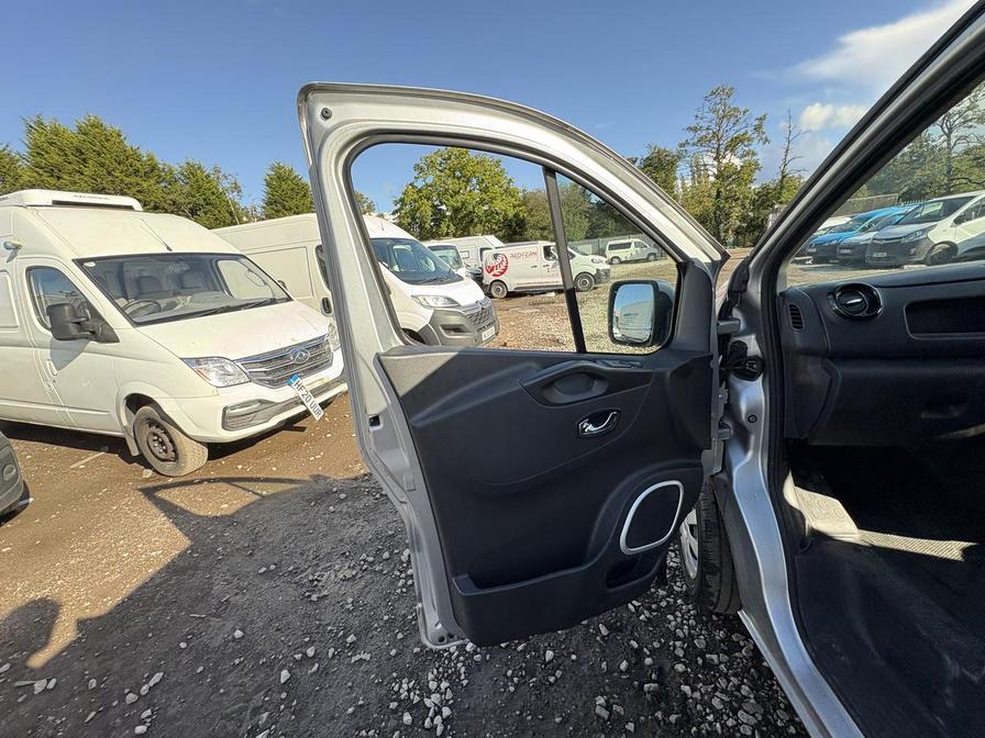 2018 Vauxhall Vivaro Vivaro 2700 Sportive CDTI – KY18EVX