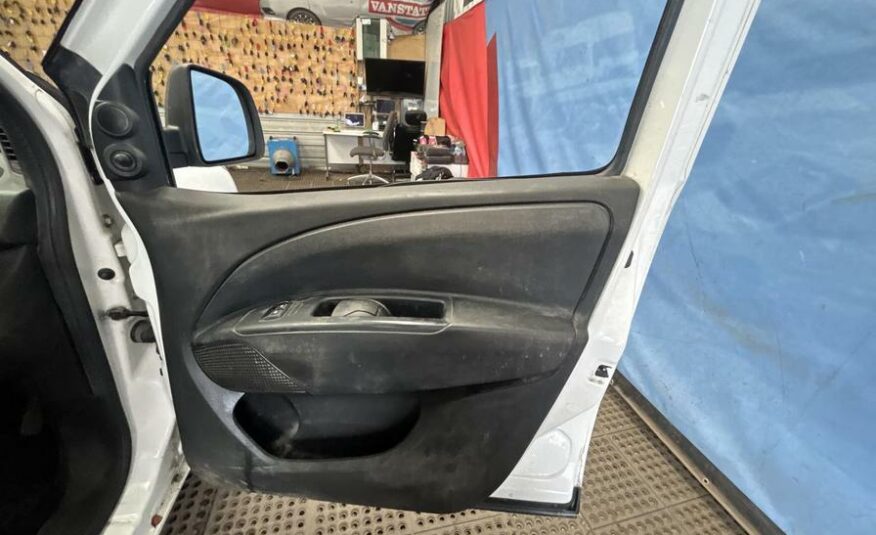 2018 Vauxhall Combo Combo 2300 CDTi – SA18RXS
