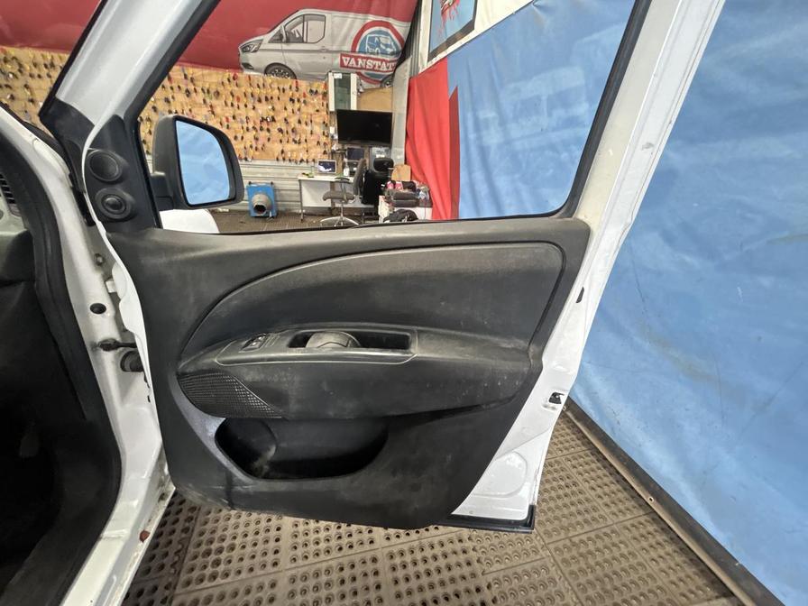2018 Vauxhall Combo Combo 2300 CDTi – SA18RXS