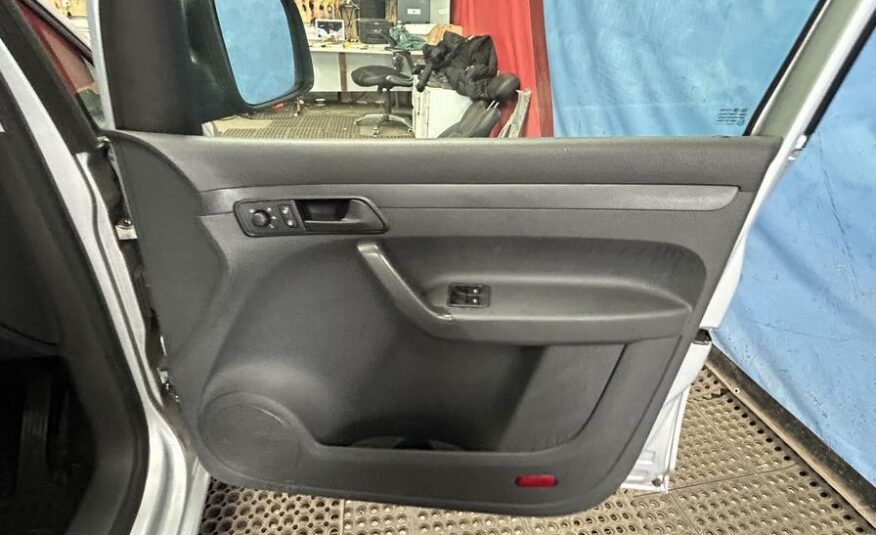 2013 Volkswagen Caddy MaxI Caddy Maxi C20 TDI – DN13VSM
