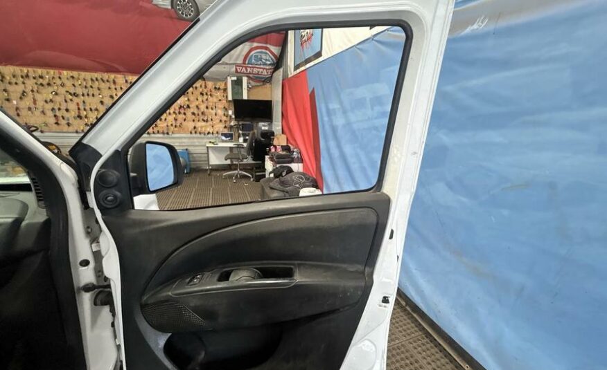 2018 Vauxhall Combo Combo 2300 CDTi – SA18RXS