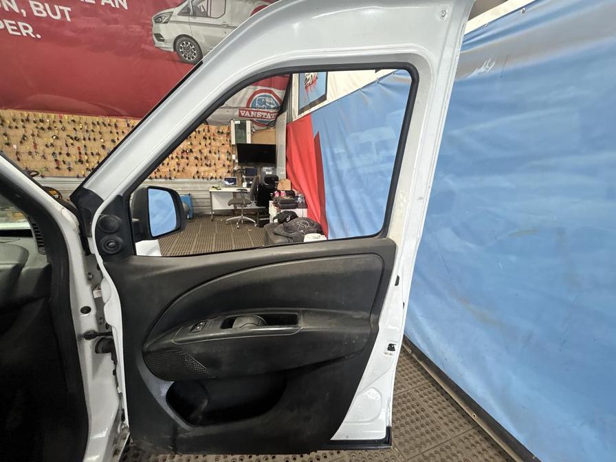 2018 Vauxhall Combo Combo 2300 CDTi – SA18RXS
