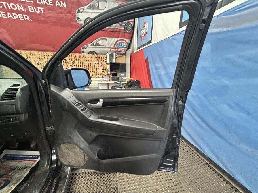 2015 Isuzu D-Max D-Max Blade Double Cab Twin T TD – GD15RWE