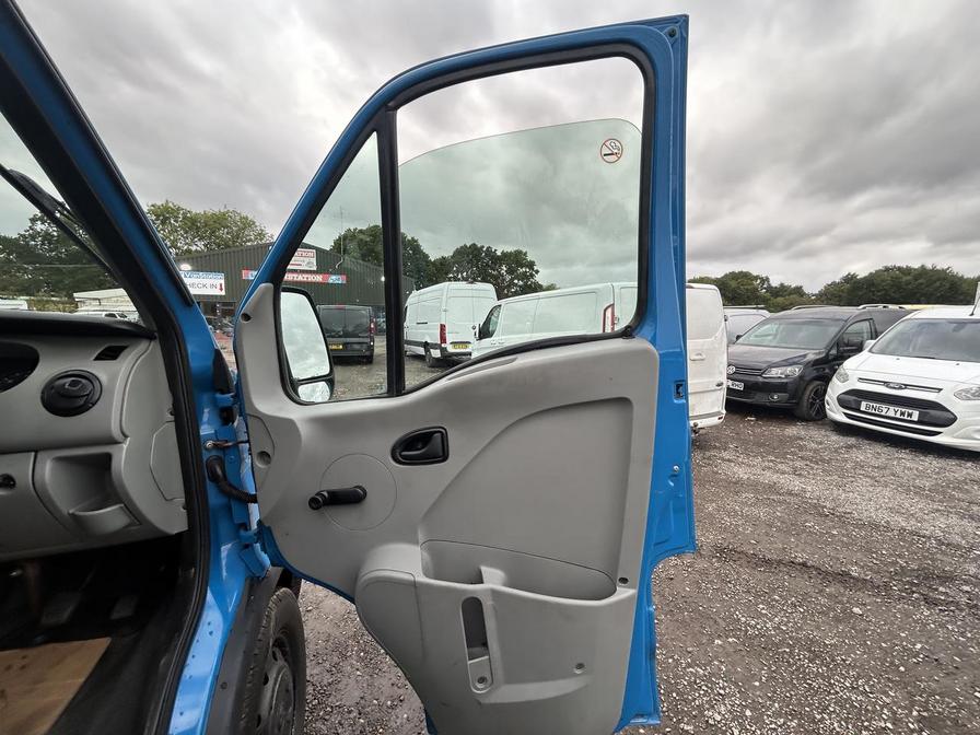 2006 Renault Master Master LM35 dCi 100 LWB – BX06VHU