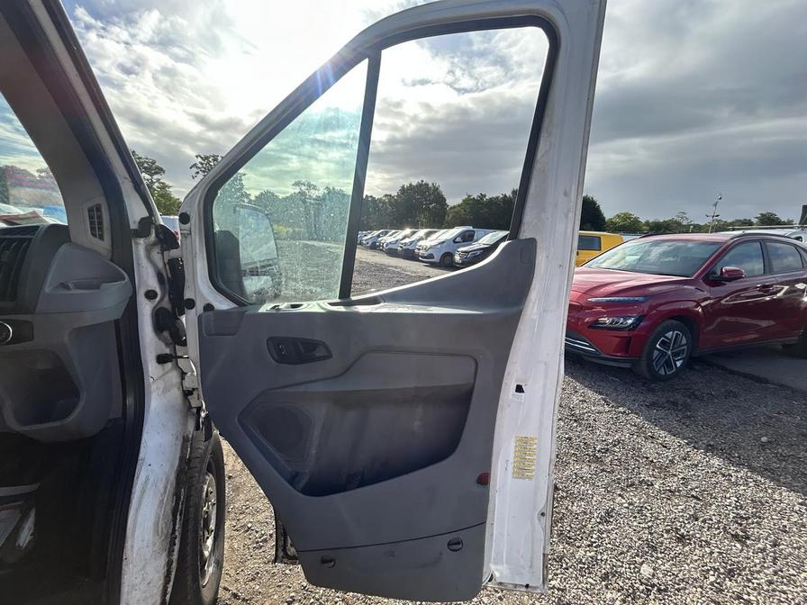 2015 Ford Transit Transit 350 – LM15YKP