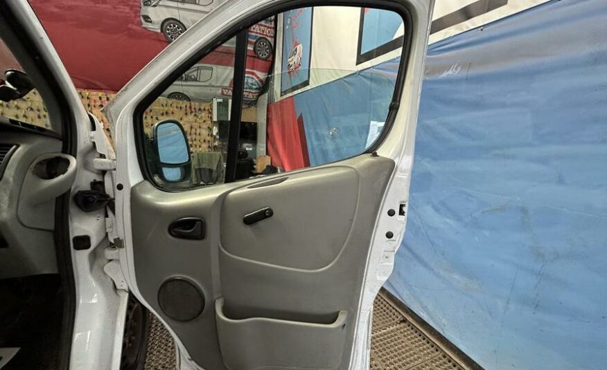 2004 Vauxhall Vivaro Vivaro 2700 Dti SWB – YD54FUW