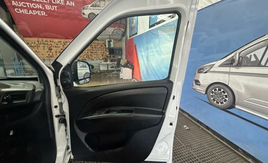 2017 Vauxhall Combo Combo 2000 CDTi – YP67PVO