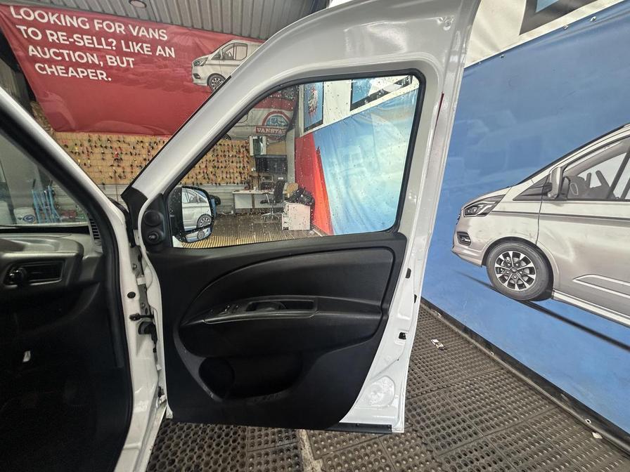 2017 Vauxhall Combo Combo 2000 CDTi – YP67PVO