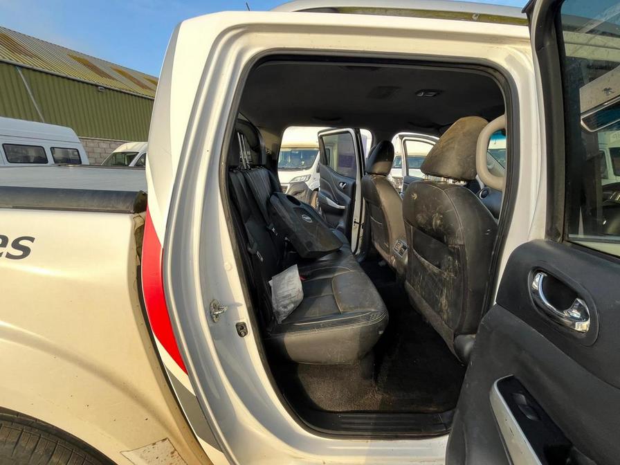 2016 Nissan NP300 Navara NP300 Navara Tekna dCi – CU16FRV