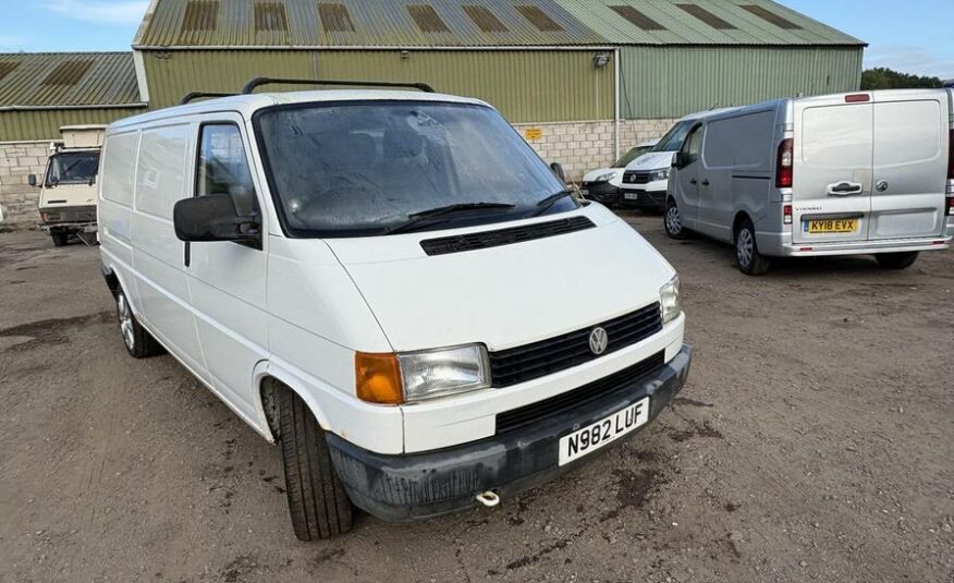 1995 Volkswagen Caravelle Transporter Caravelle – N982LUF