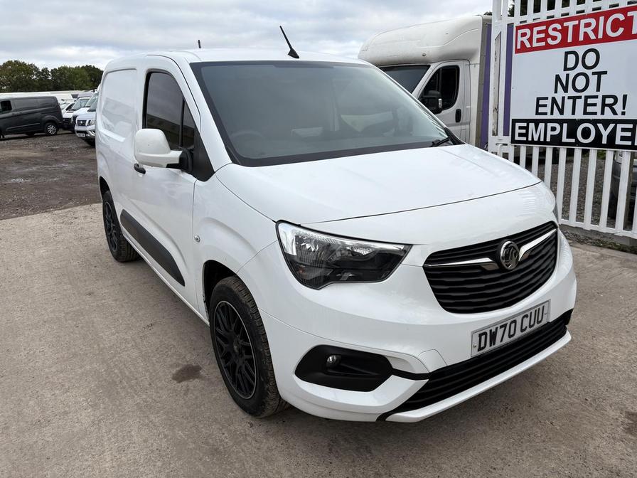 2021 Vauxhall Combo – Model: Combo 2300 Sportive TD – DW70CUU