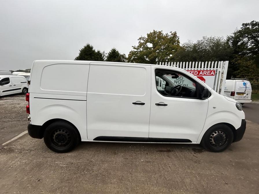 2018 Peugeot Expert – Model: Expert Professional Standard Blue HDi – MF18CZG
