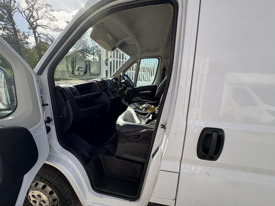 2022 Peugeot Boxer Boxer 335 Professional L2H2 Blue HDi – NL22BLX