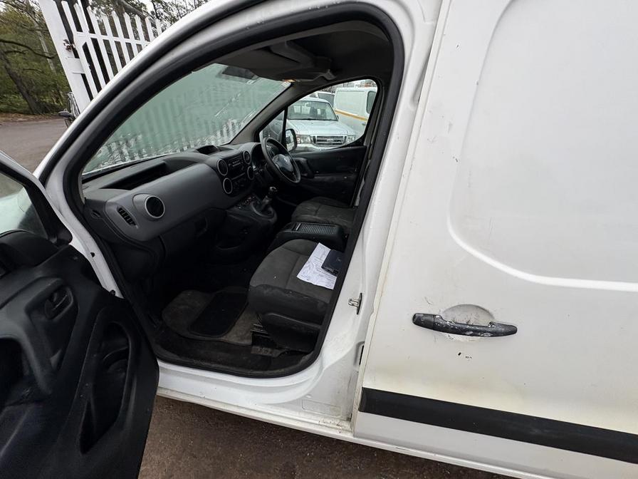 2017 Peugeot Partner – Model: Partner S L2 Blue HDi – MJ17XGZ