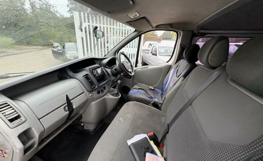 2011 Vauxhall Vivaro Vivaro  2900 CDTI SWB – YJ11FZT
