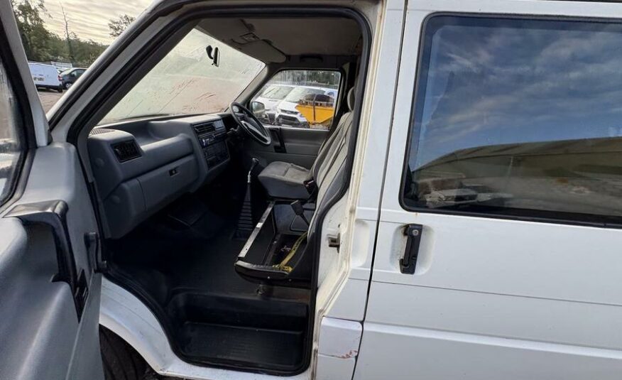 1995 Volkswagen Caravelle Transporter Caravelle – N982LUF