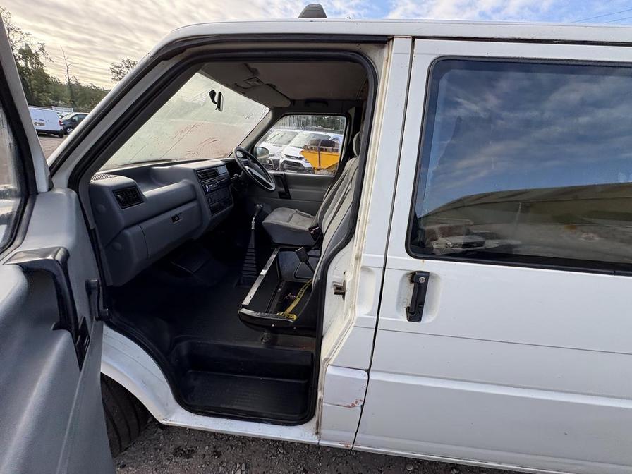 1995 Volkswagen Caravelle Transporter Caravelle – N982LUF