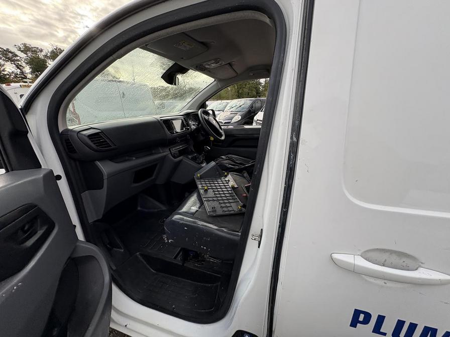 2019 Vauxhall Vivaro – Model: Vivaro 2900 Sportive S/S – DY69EUX