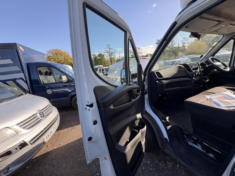 2018 Iveco Daily – Model: Daily 35S14 Semi-Auto – RJ18EZD