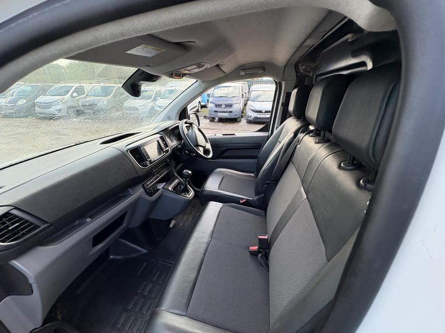 2022 Vauxhall Vivaro – Model: Vivaro  F2900 Dynamic S/S – FD71NBM