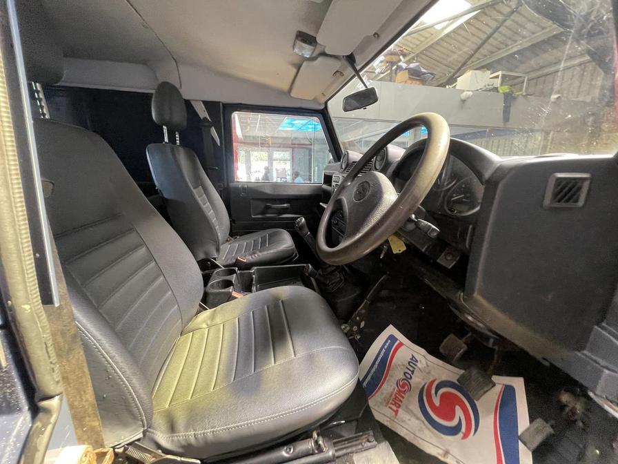 2010 Land Rover Defender 90 – Model: Defender 90 Hard Top TD – PY60AAE