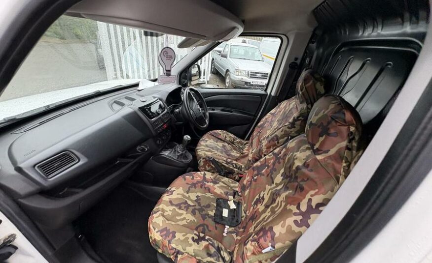 2016 Vauxhall Combo – Model: Combo 2000 L1H1 CDTi S/S ecoFLEX – EN16VSD