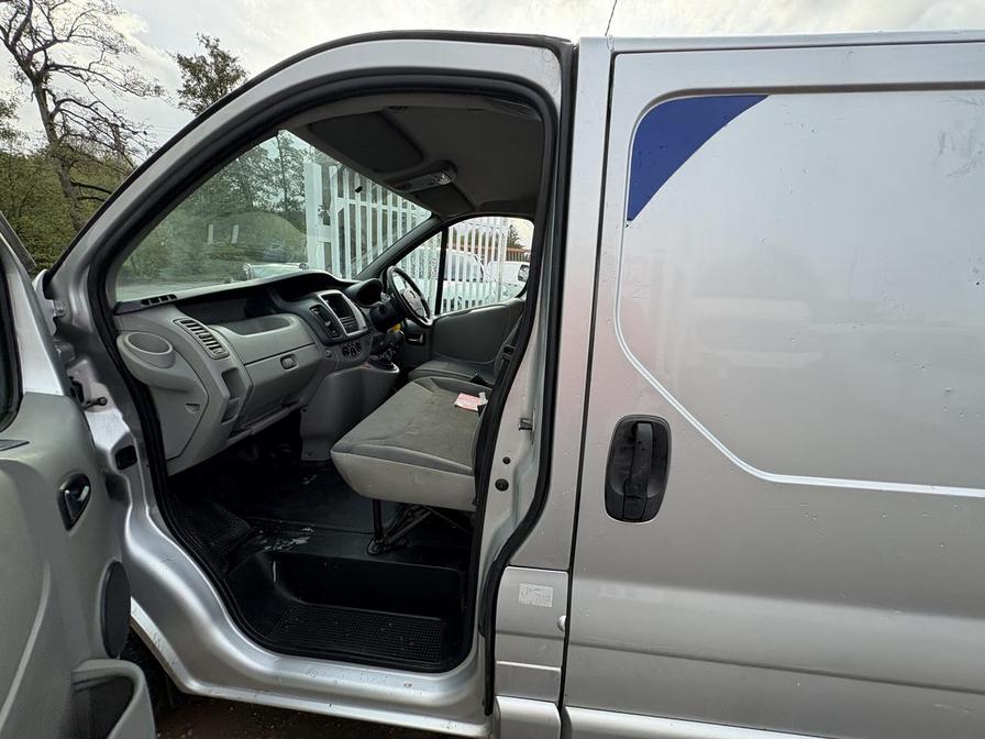 2013 Vauxhall Vivaro – Model: Vivaro 2900 Sportive CDTi LWB – DY13ZBJ