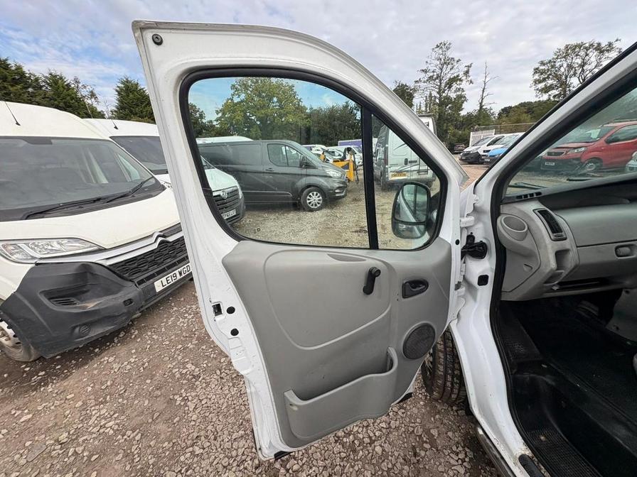 2007 Vauxhall Vivaro Vivaro 2700 CDTI SWB – YD57VWC